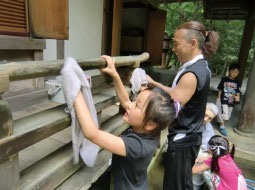 寝殿のお掃除